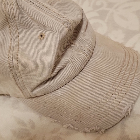 Distressed Beige Cap - Picture 3 of 4